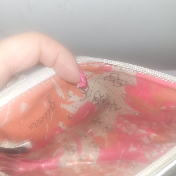 Guess Make Up Bag - Picture 2 of 2